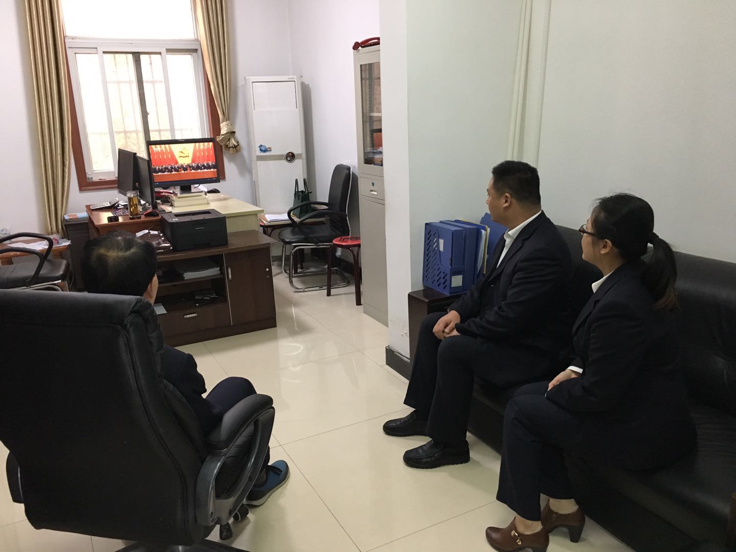 基层要闻 市直单位 >>正文内容  在市政务中心第五会议室,市财政局